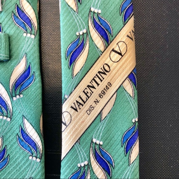 Valentino Lustrous Cravatte Men’s Silk Tie - Picture 4 of 8